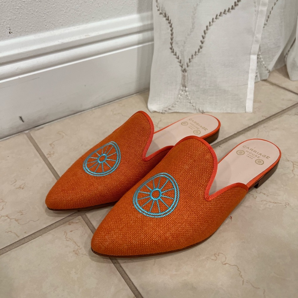 💗CARRIAGE HOUSE Shoes - Picture 4 of 10